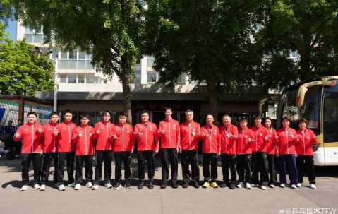 体育竞技-国乒伦敦世乒赛全新中国红队服亮相|合影|赛场|气势_新浪体育_新浪新闻