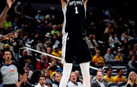 落选秀完爆福克斯，弗拉格造NBA神迹，文班29+11送独行侠6连败