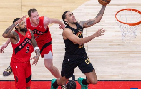体育直播-NBA季后赛：猛龙胜骑士|克利夫兰骑士队|詹姆斯·哈登|新华社|首轮|多诺万-米切尔_新浪体育_新浪新闻